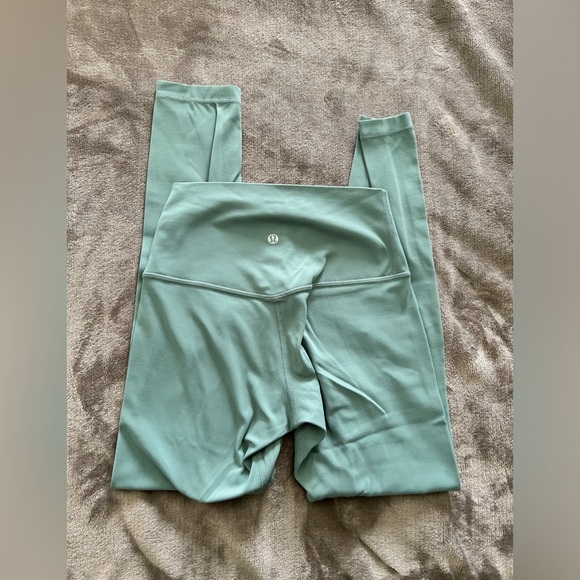 Lululemon cropped leggings size 4 - Picture 1 of 2
